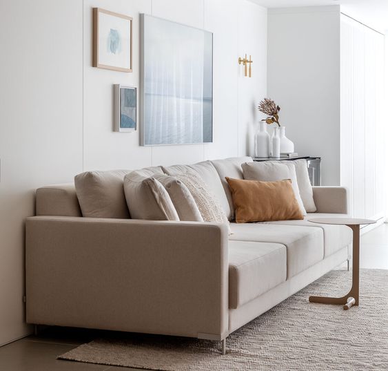 sofa cinza claro